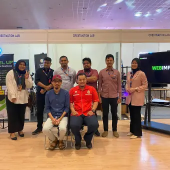 Pasukan Web Impian di ekspo industri